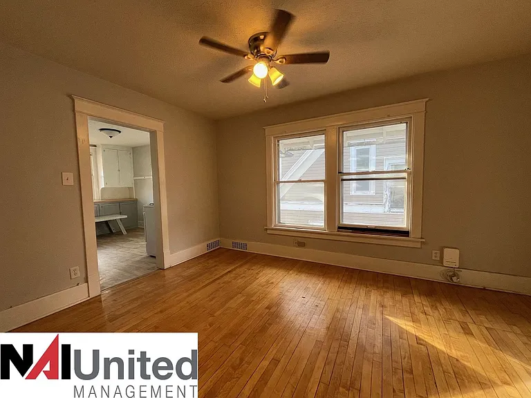 2630 Douglas St — Photo 3