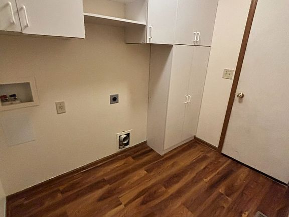 3rd image of 6509 Cloverlawn Cir