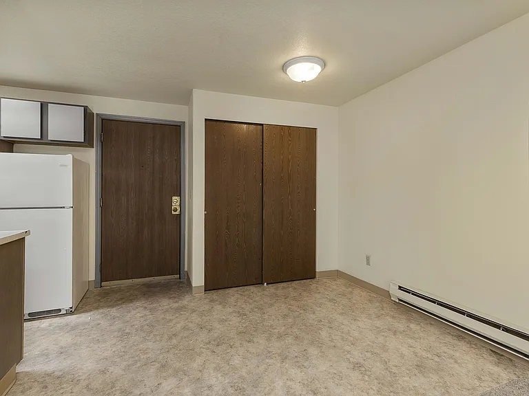 Dry Creek Apartments — Photo 9