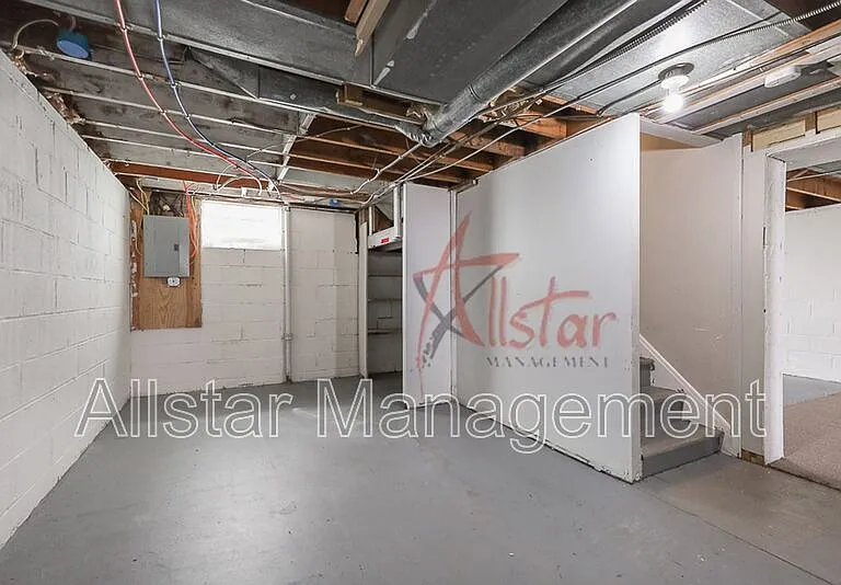 983 Clinton Ave — Photo 28