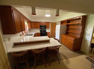 104 Sycamore St, West Unity, OH 43570