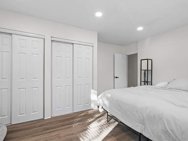 726 Seneca St #1 — Photo 37