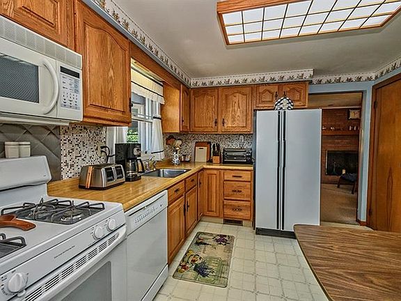 4th image of 866 Fredericka Dr