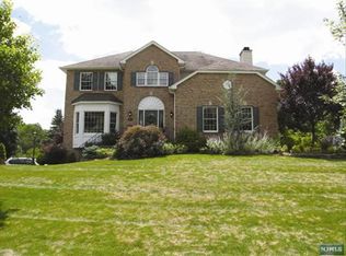 18 Hope St, Montvale, NJ 07645