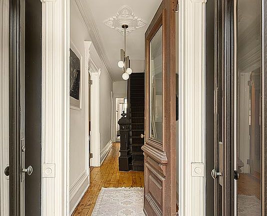 2nd image of 427A 8th St
