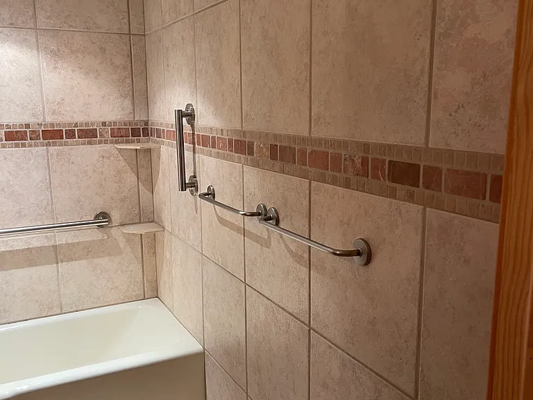 6662 Van Winkle Dr — Photo 9