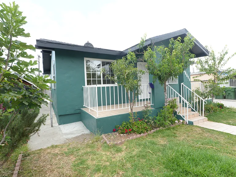 10727 Gorman Ave #10727 — Photo 2