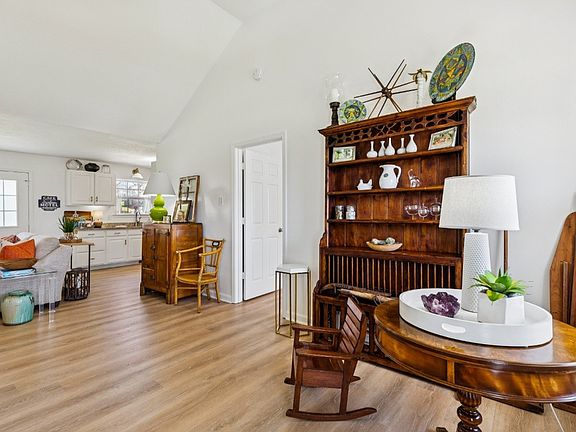 3rd image of 1532 Patrick Dr