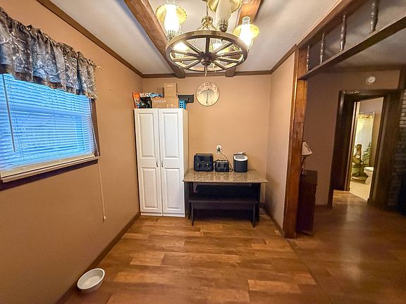 4th image of 7466 Point Mountain Rd