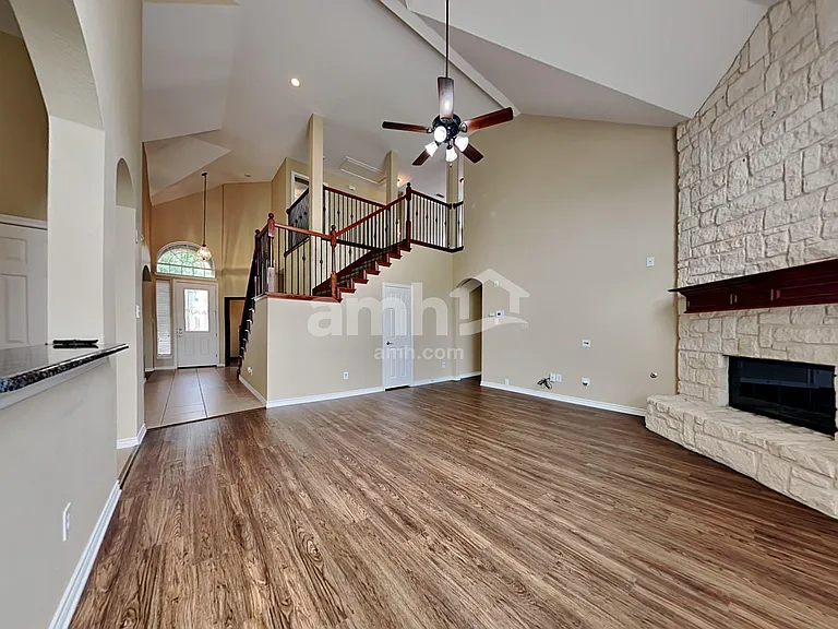 2525 Stone Meadows Dr — Photo 7