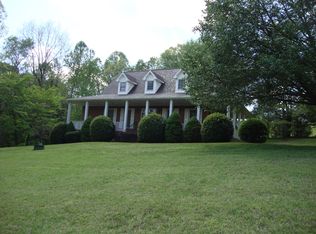605 Beechtree Ct, Burns, TN 37029
