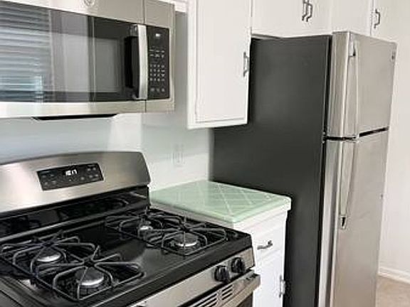 4th image of 1618 W Huntington Dr #1010D