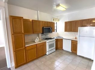 31-63 35th St #2B, Astoria, NY 11106