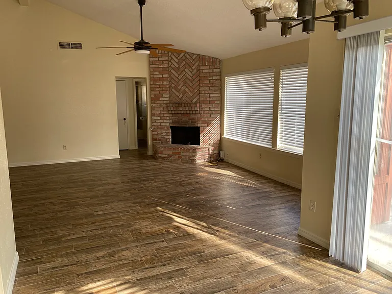 2606 S Belgravia Dr — Photo 2