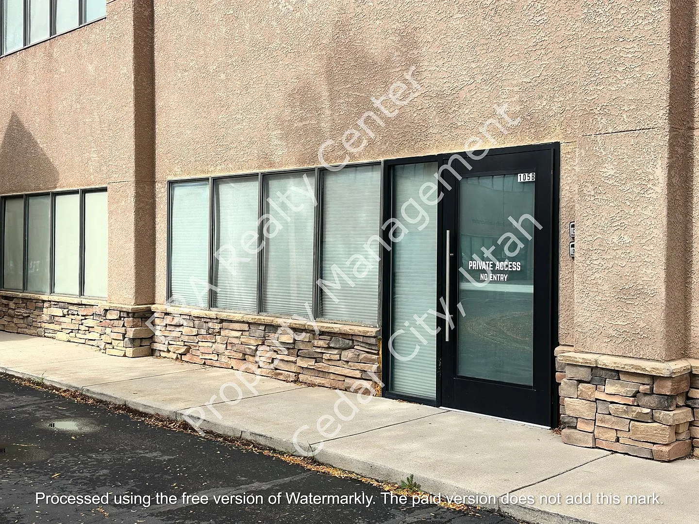 Large 1 bed / 1 bath Condo on North End of Town — Photo 1