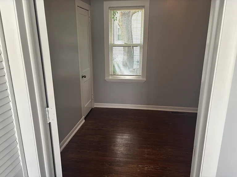 22441 Ridgeway St — Photo 22