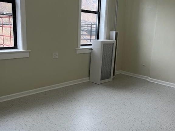 3rd image of 148 Orchard St