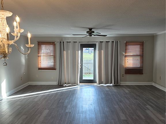 2nd image of 500 Concord Rd APT C3
