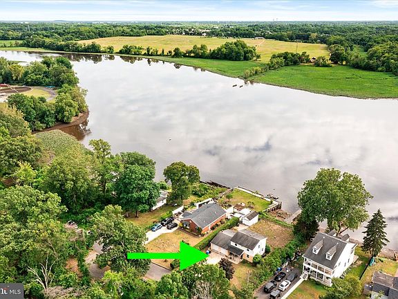 2nd image of 78 Lake Dr