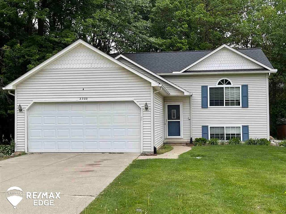 1st image of 2300 Hickory Holw