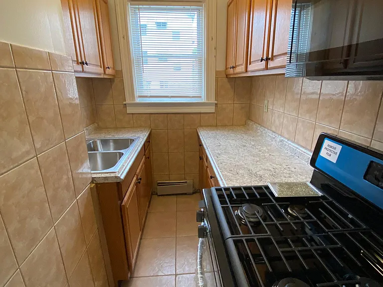 61 Pembroke Ave #1 — Photo 11