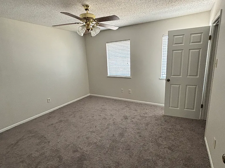 402 W Power Ave #5 — Photo 8