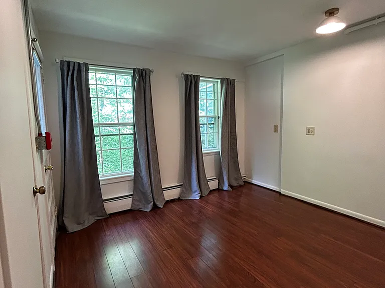 9 South St #B — Photo 3