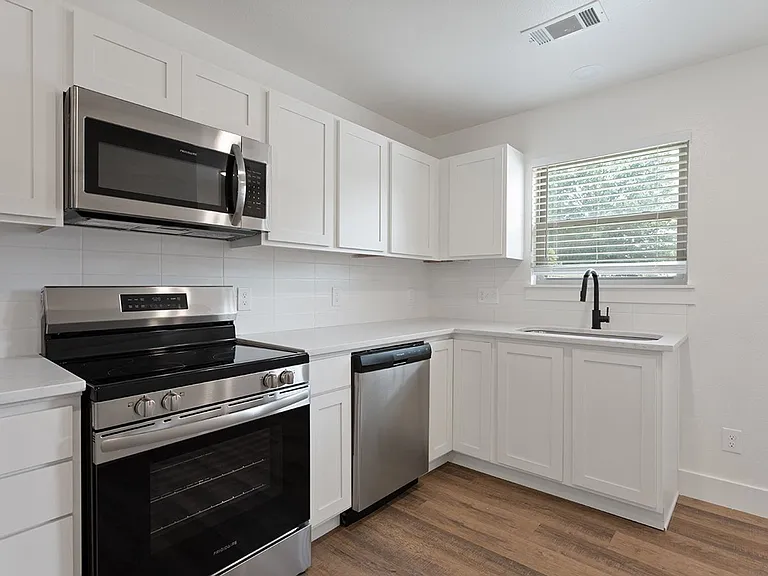12th Street Townhomes — Photo 16