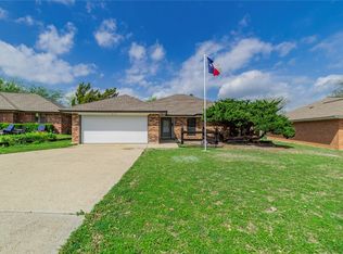 5213 Hill Ridge Dr, Fort Worth, TX 76135