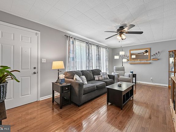 3rd image of 17 Lambeth Rd