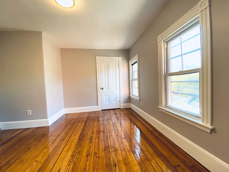 114 White St #3 — Photo 7