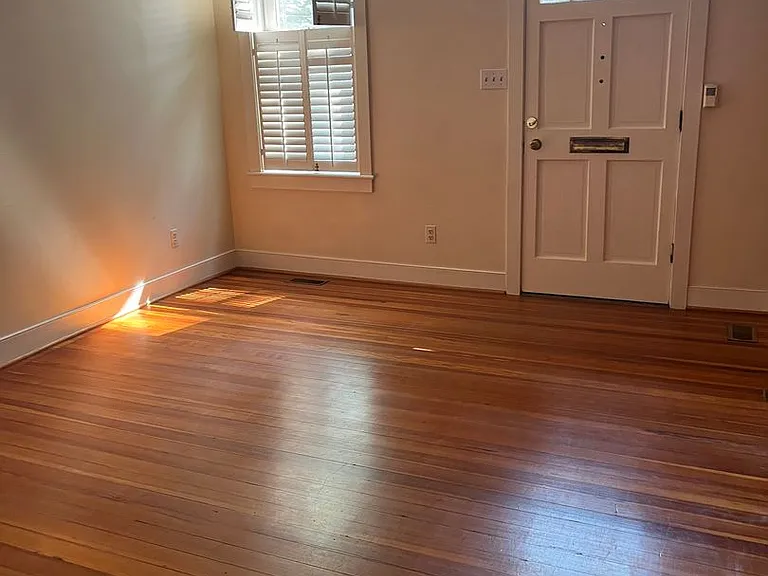 126 N Payne St — Photo 2