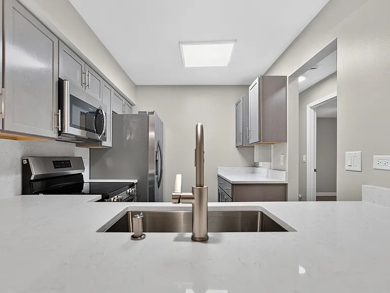 718 Rodenburg Rd #206 — Photo 15