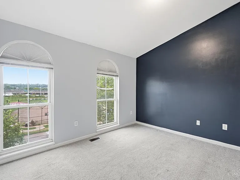710 W Court St — Photo 16