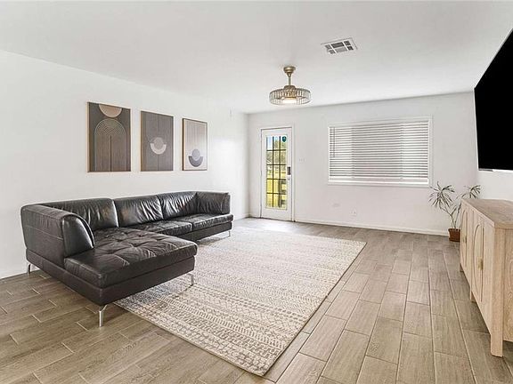 5th image of 2611 Captain Cade Rd