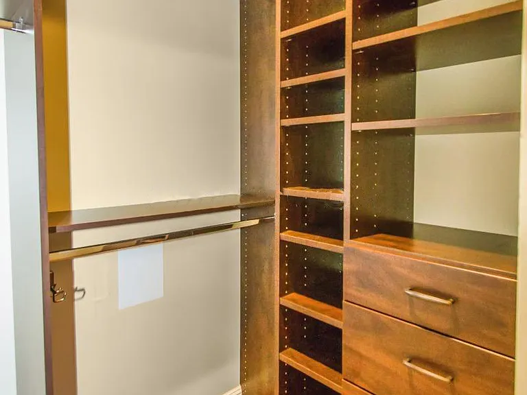 2335 Francisco St — Photo 15