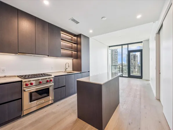 610 Davis St #2009, Austin, TX 78701