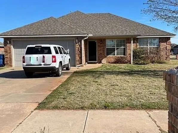 629 E Linden Ln, Mustang, OK 73064