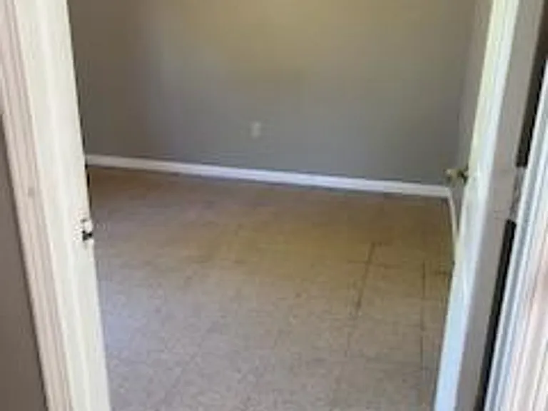 250 Ivie Ln — Photo 3