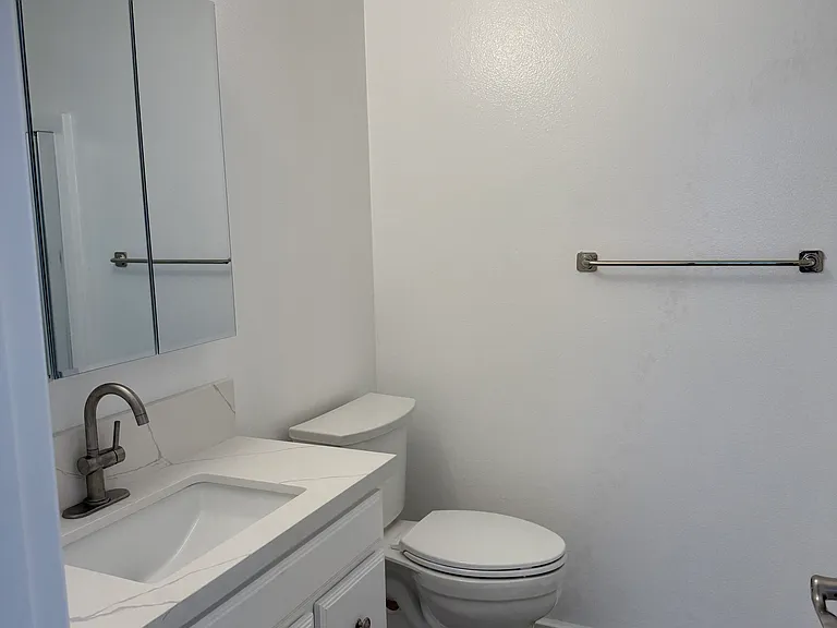 27011 Avenida Las Palmas #B — Photo 11