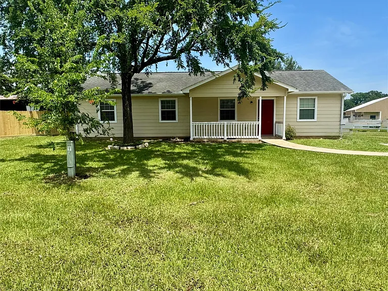 1592 Dr Martin Luther King Dr — Photo 3