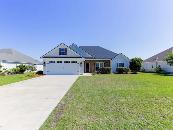 121 Audrey Ln, Hahira, GA 31632