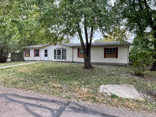 412 Oak St, Perry, KS 66073