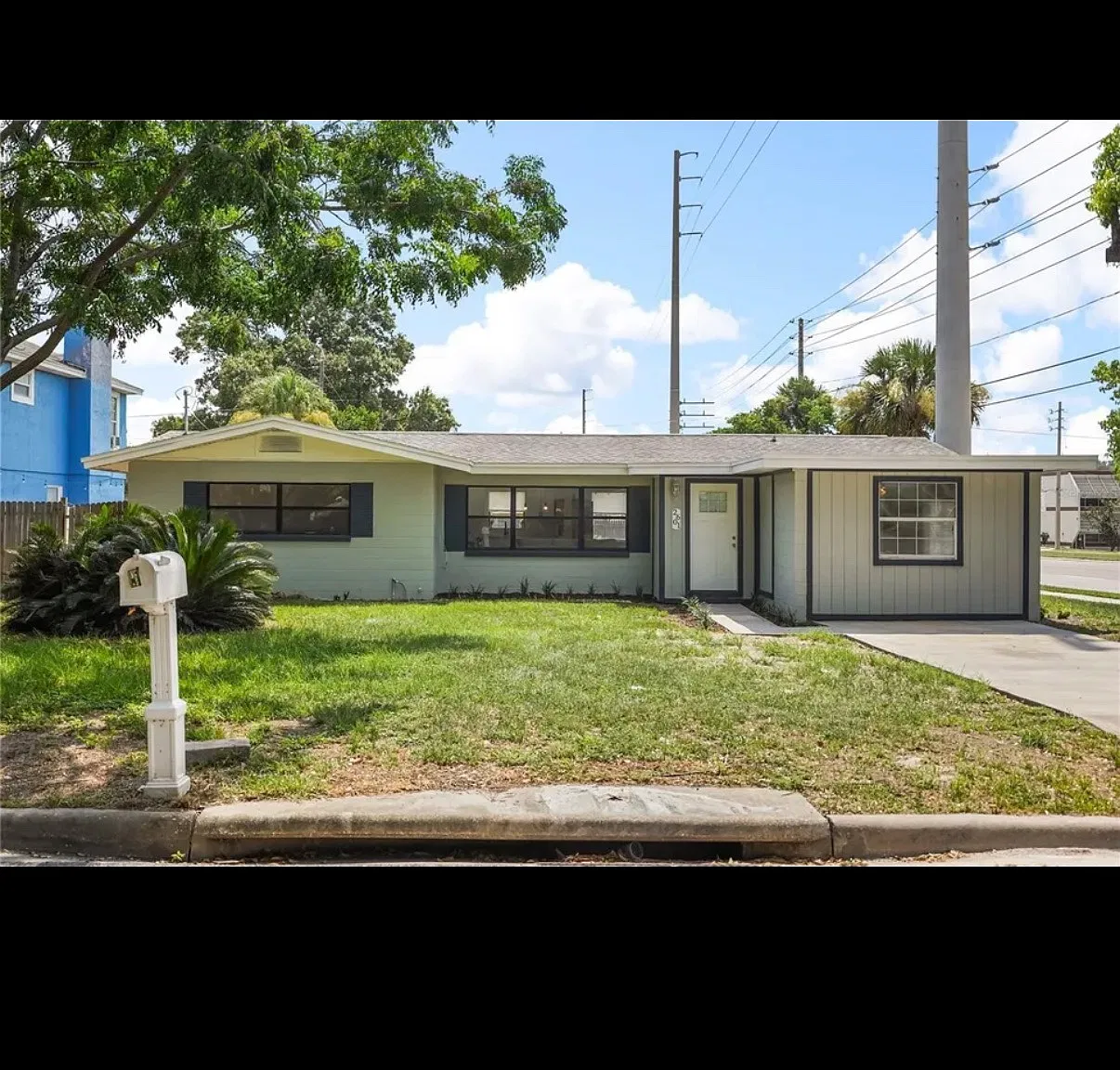 4 bed, 1572 sqft, $1,800 — Photo 1