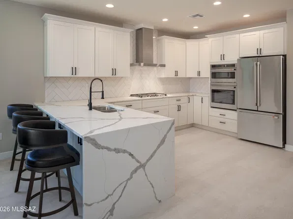 12192 N Golden Mirror Dr, Marana, AZ 85658