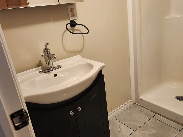 73 Hickory Heights Cres #LOWER — Photo 7