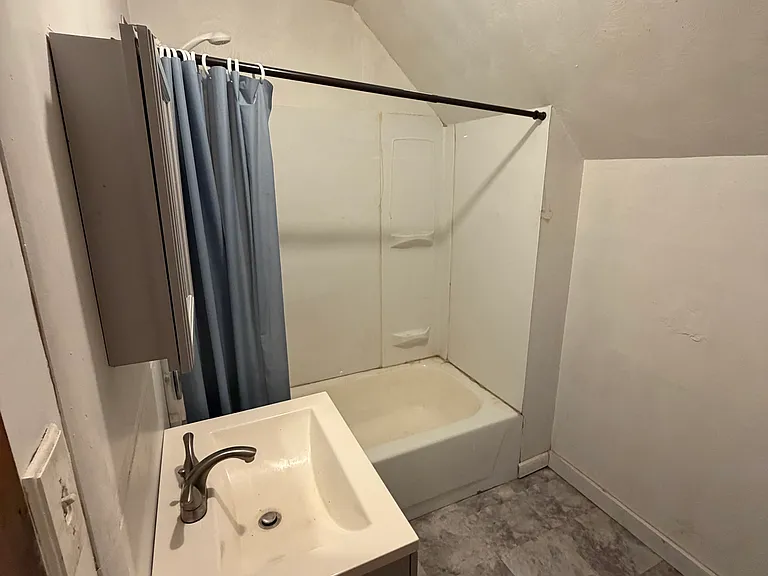 1957 Cudaback Ave #5 — Photo 7
