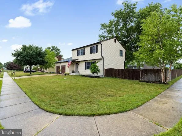 15 Mauriello Dr, Waterford Works, NJ 08089