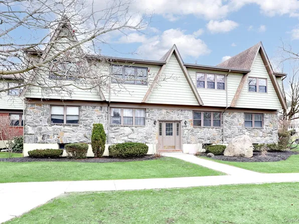 26 Milford Lane #F, Suffern, NY 10901