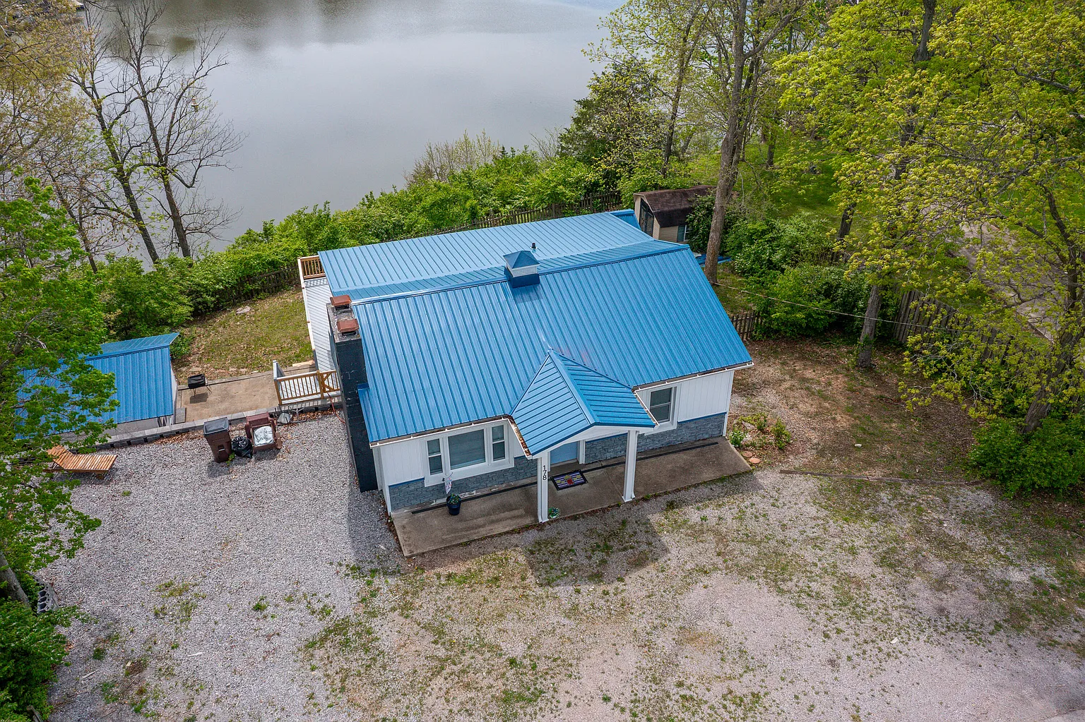 178 Lakeview Point photo 1